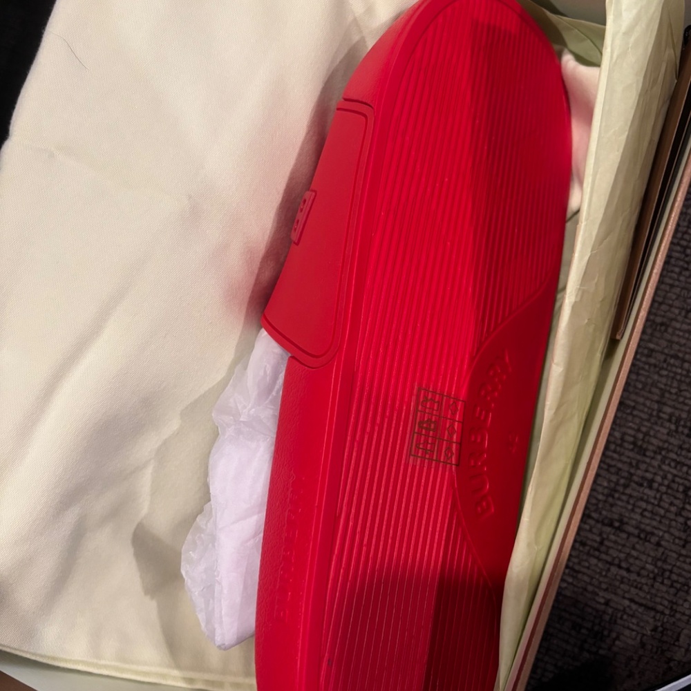 Burberry Slides - Picture 5 of 5